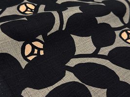 コットンこばやし 北欧調ツバキのサザンクロスプリントグレー地