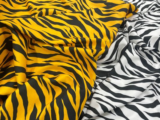 あったかマイクロコールスエードニット「トラ」