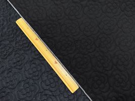 大塚屋オリジナル上品なカメリアのキルティングブラック