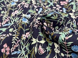 【現品限り特価】Exclusive Collection オーガニックコットンの花柄ローンプリントダークネイビー