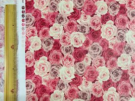 薔薇いっぱいのつや消しラミネートプリントローズピンク