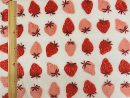 マイクロフリースプリント「ストロベリー」オフホワイト