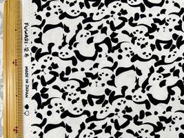 オックスプリント「たくさんパンダ」オフホワイト