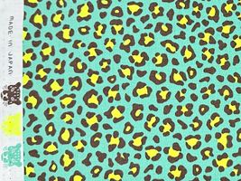 NEONとヒョウ柄のスケアプリントグリーン