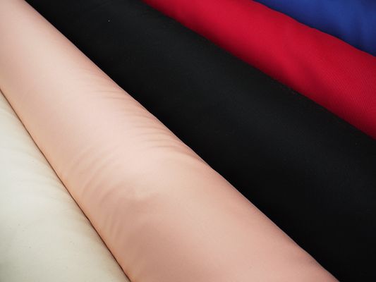 ロングセラーの チノクロス無地