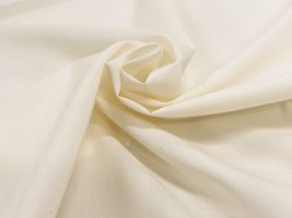 240本打ち込みの高密度80ローン無地ミルキーホワイト