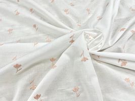 my piece of fabric「小さなモチーフのローン刺しゅう」_拡大イメージ