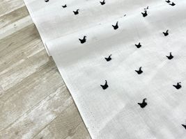 my piece of fabric「小さなモチーフのローン刺しゅう」_拡大イメージ