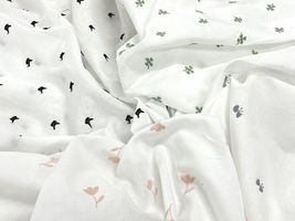 my piece of fabric「小さなモチーフのローン刺しゅう」_拡大イメージ