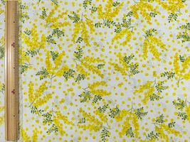 ナイロンオックスプリント「舞うミモザ」くすみアイボリー