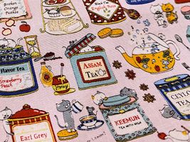 コットンこばやし綿麻キャンバスプリント「猫のお茶会」ピンク地