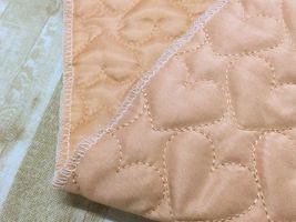 上品なハートの模様のキルティング「Heart Quilting」オレンジベージュ