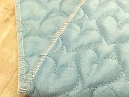 上品なハートの模様のキルティング「Heart Quilting」水色