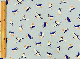 my piece of fabric デニム鳥オックスプリント「パフィン」_拡大イメージ