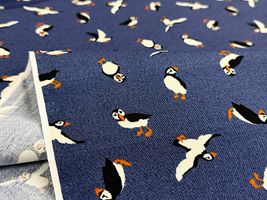 my piece of fabric デニム鳥オックスプリント「パフィン」_拡大イメージ