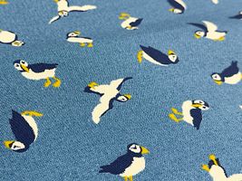 my piece of fabric デニム鳥オックスプリント「パフィン」ブルー