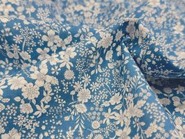 コッカファブリック 60ローンプリント「クラシック・フラワー」ブルー