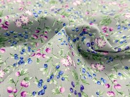 コッカファブリック 60ローンプリント「花と木の実」グレー